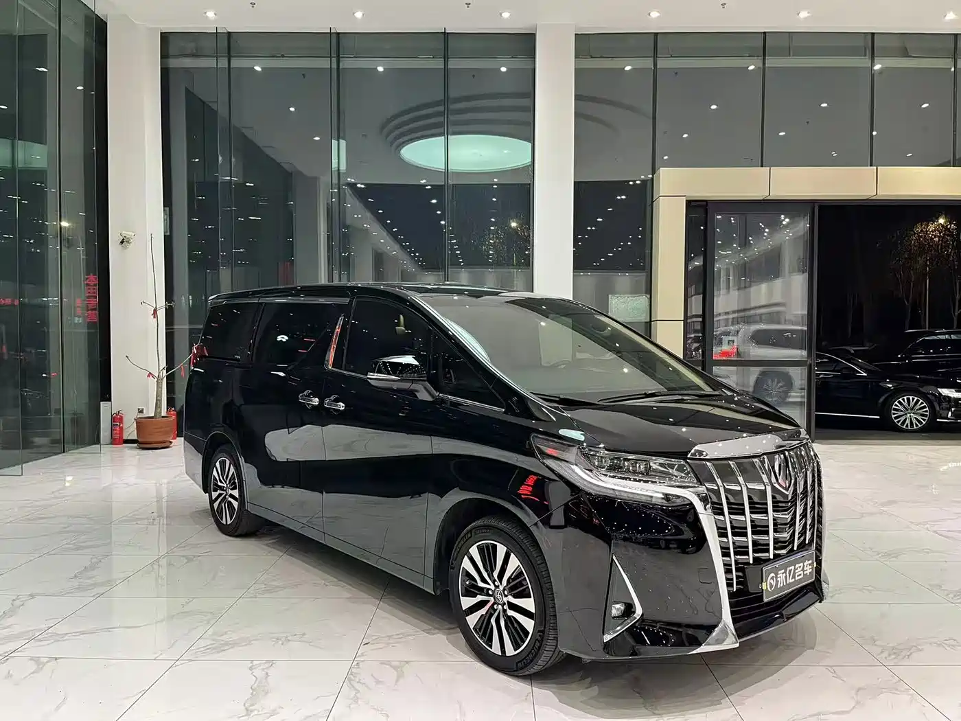 Toyota Alphard 2018 Facelift 3.5L Premium Edition фото 3