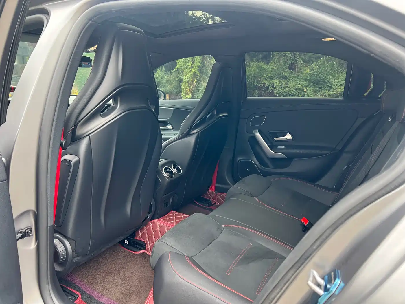 Mercedes-Benz A-Class AMG 2022 Model AMG A 35 L 4MATIC Blazing Night Special Edition фото 6