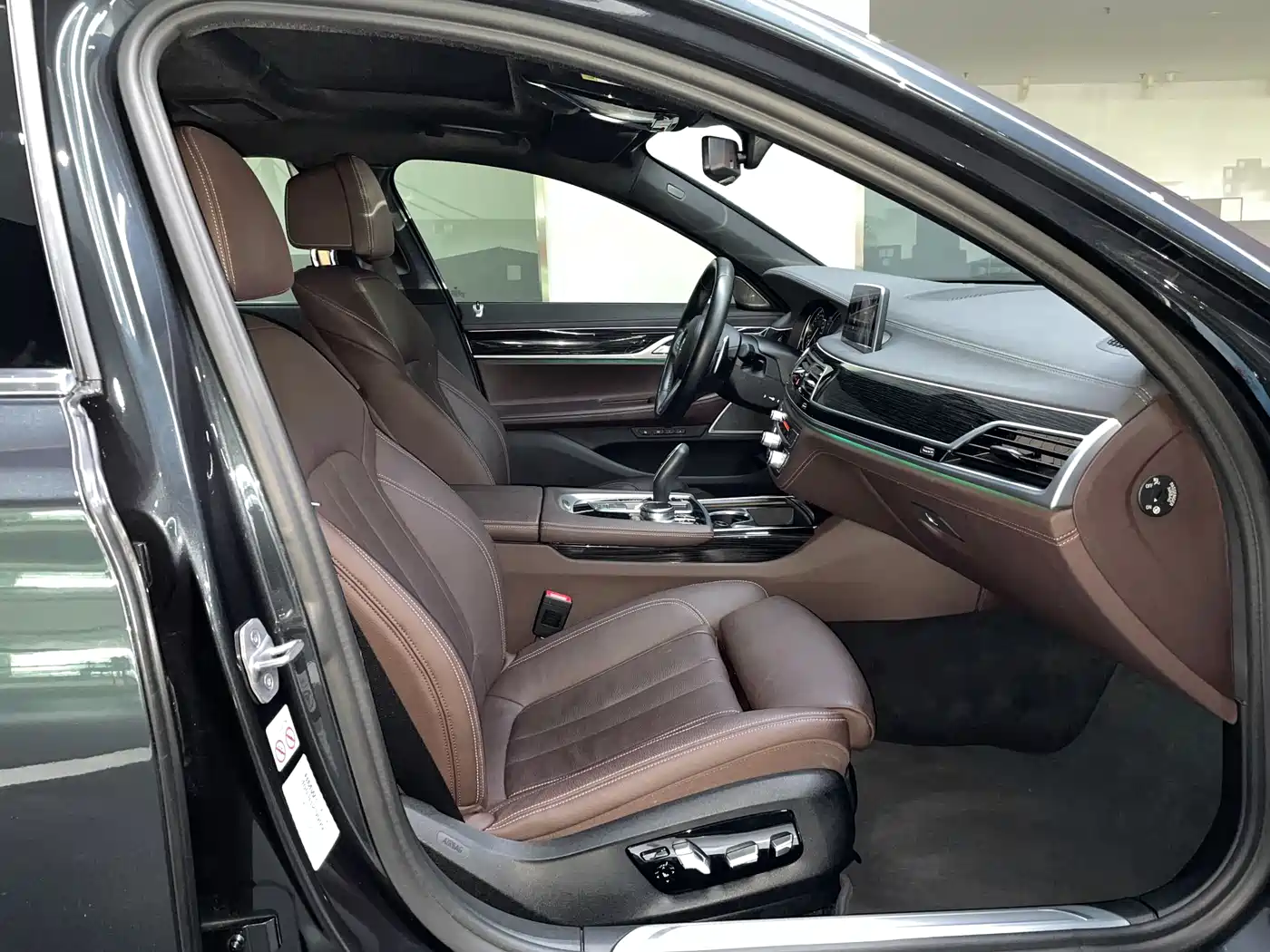 BMW 7 Series 2018 730Li Leading Type M Sport Package фото 18