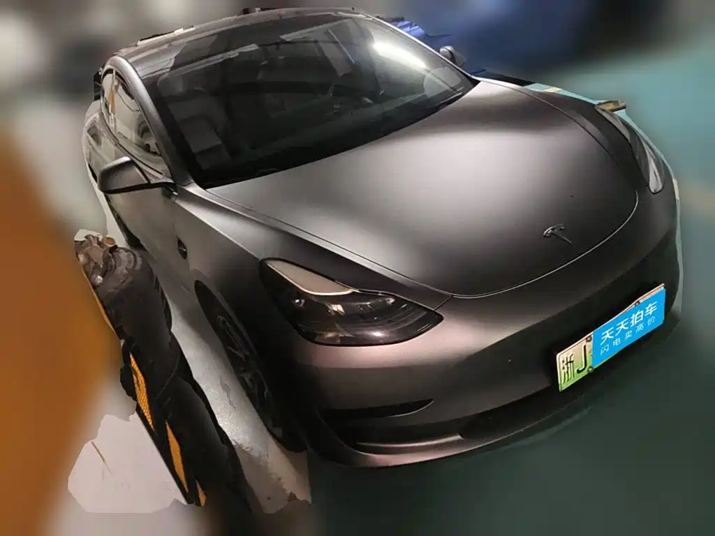 Photo 3 - Tesla Model 3