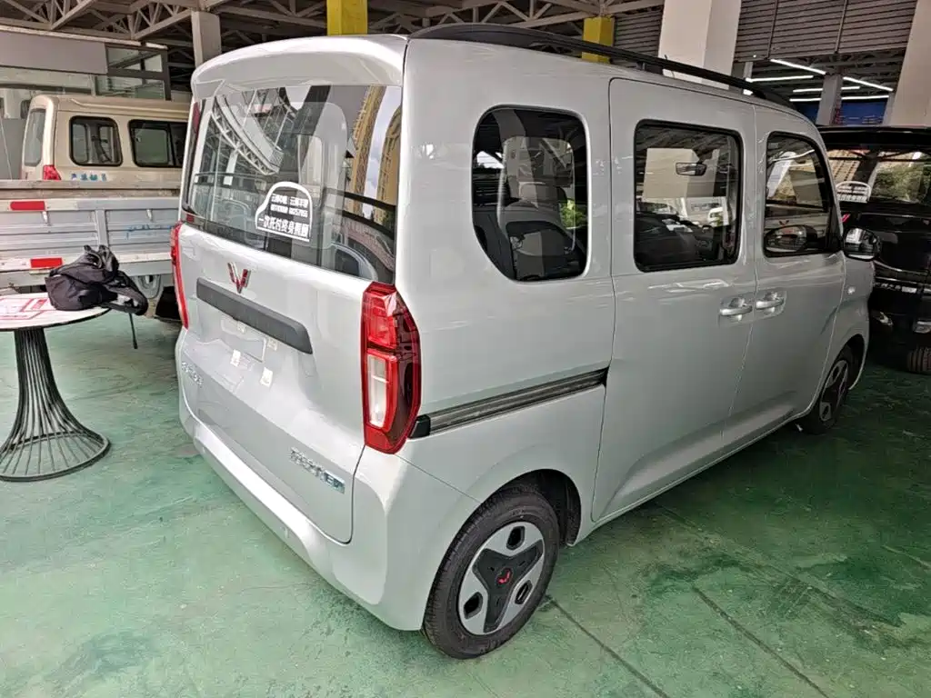 Wuling Motors Wuling Zhiguang NEV 2026 2025 Model 305km Base Version