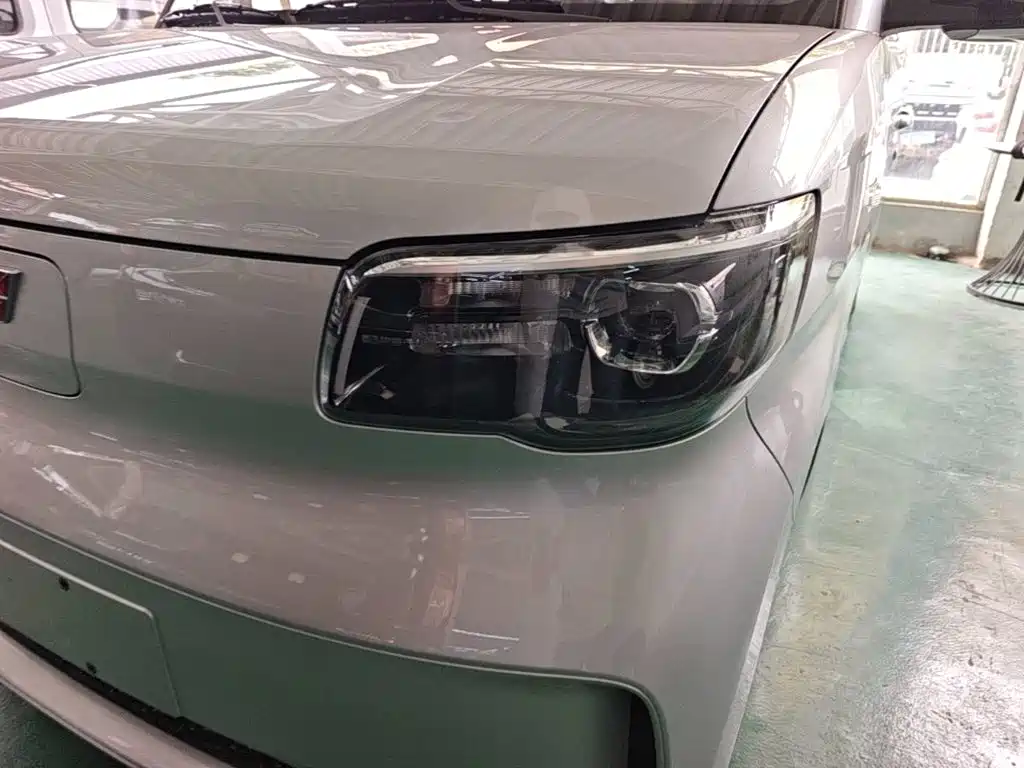 Wuling Motors Wuling Zhiguang NEV 2026 2025 Model 305km Base Version