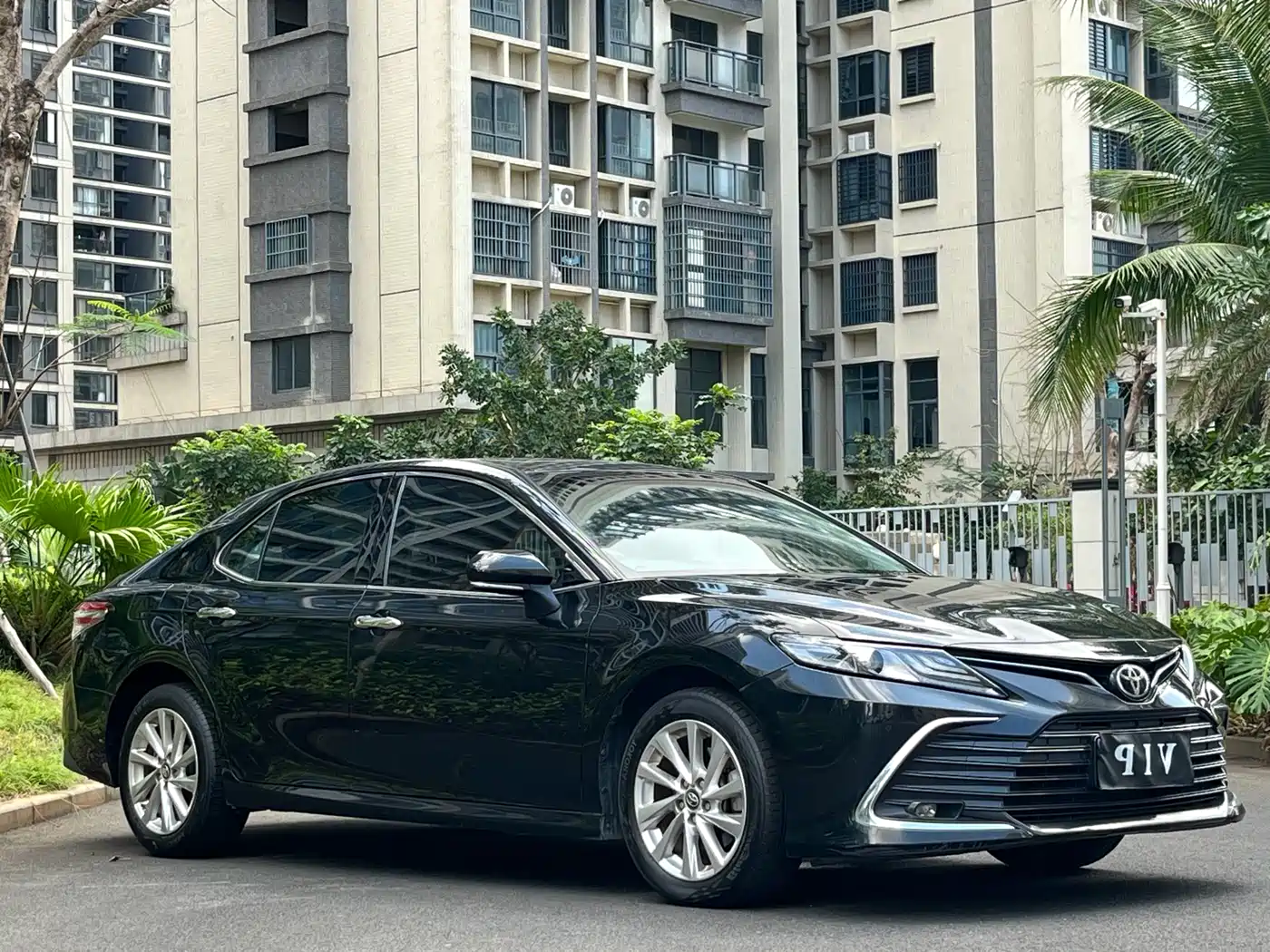 Toyota Camry 2023 2.0G Luxury Edition фото 12