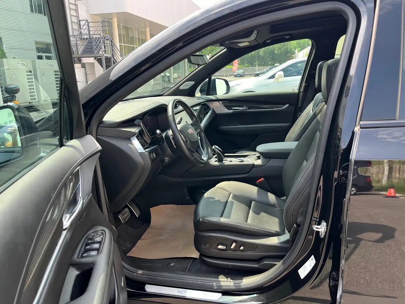 Cadillac XT6 2024 2025 2.0T 6-Seater AWD Executive Black Label Edition