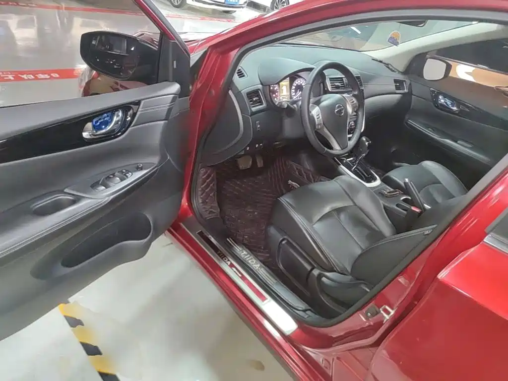 صورة 16 - Nissan Tiida