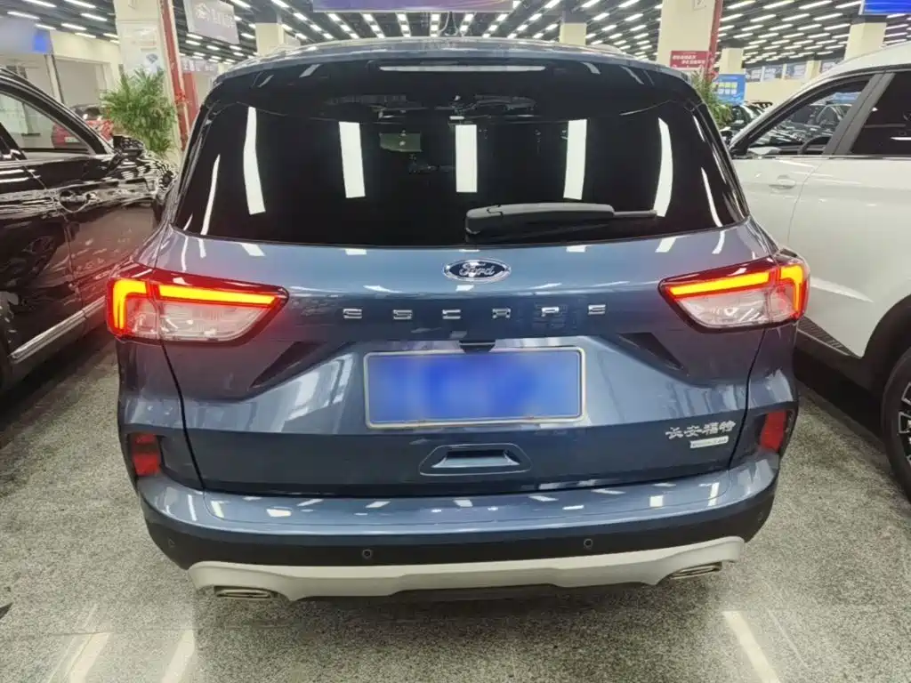 Photo 6 - Ford Escape