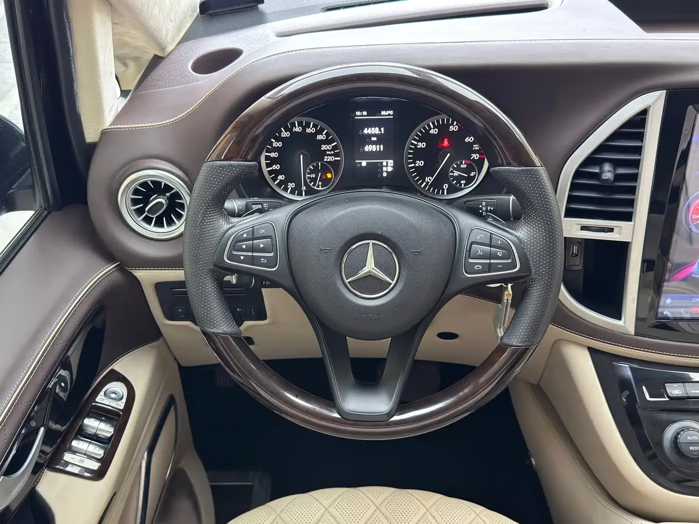 Photo 20 - Mercedes-Benz Vito