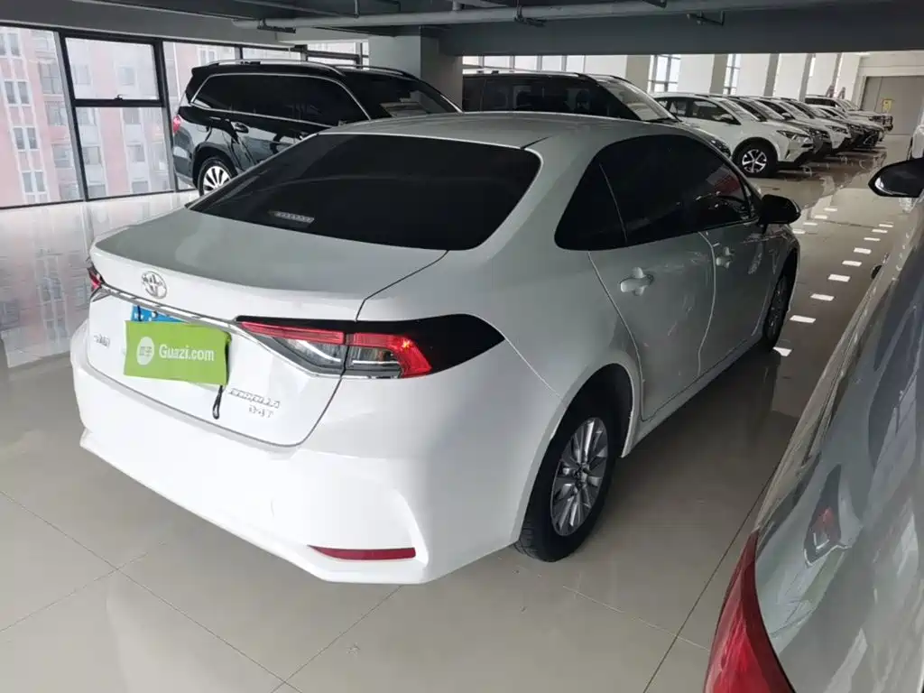 Фото 7 - Toyota Corolla