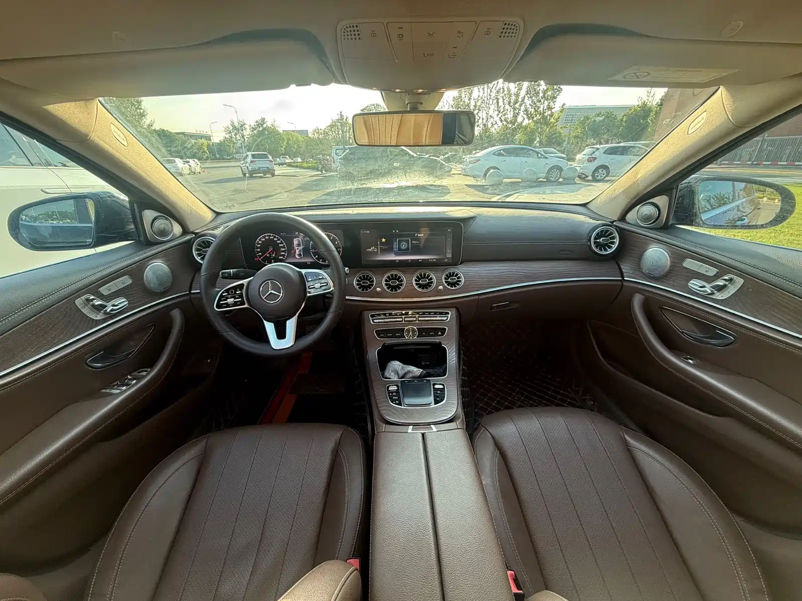 صورة 6 - Mercedes-Benz E-Class