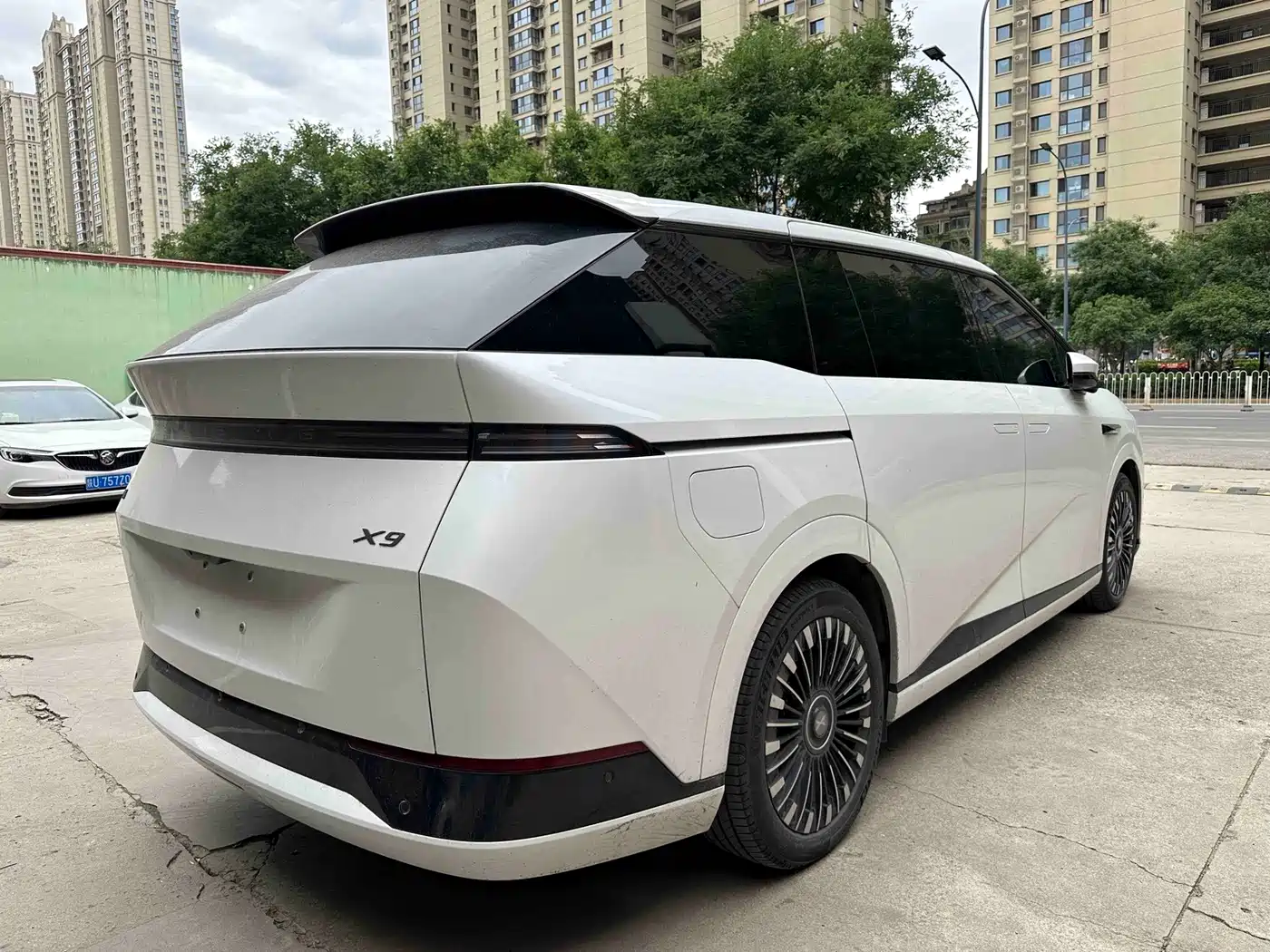 Фото 4 - XPeng X9