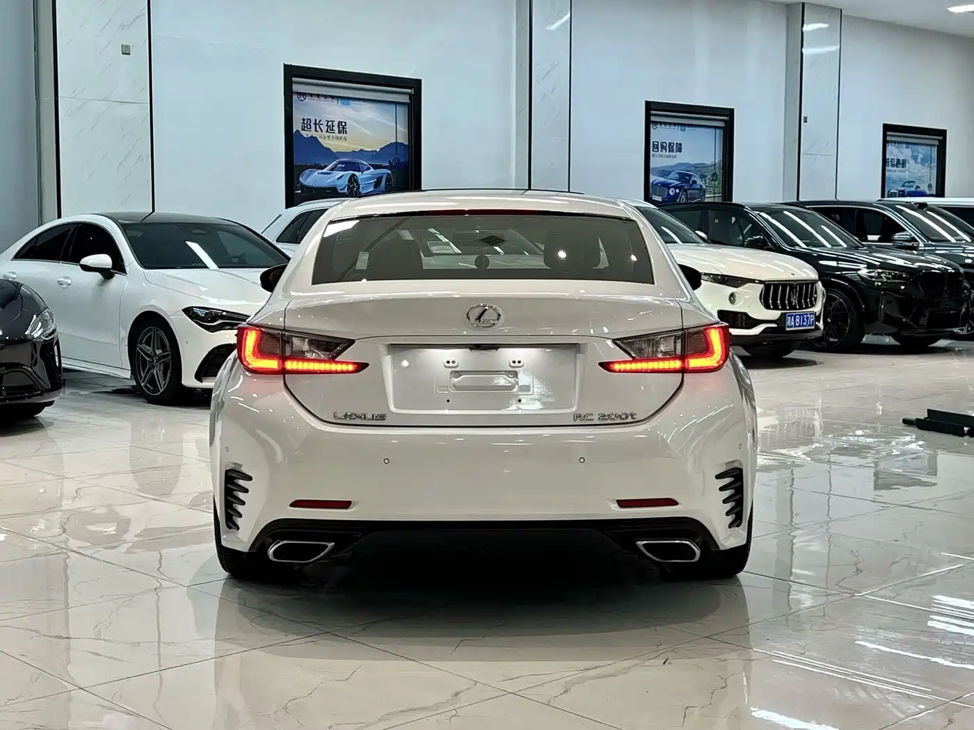 Lexus RC 2016 200t F SPORT Edition фото 8