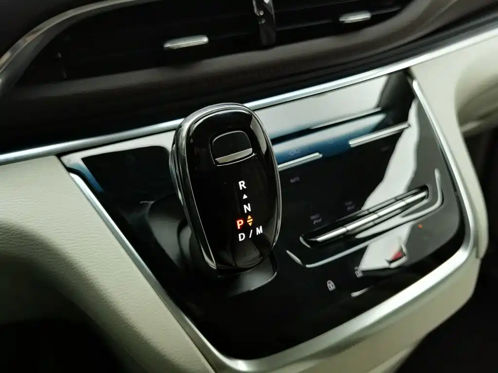 Фото 13 - Buick GL8