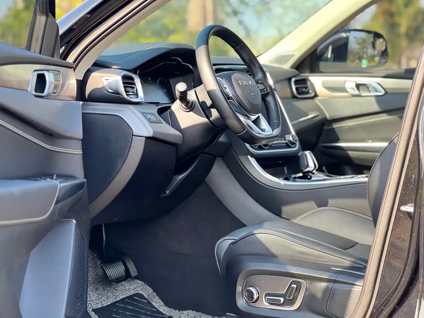 Lynk & Co 01 2019 2.0T 2WD Type Pro Version China V фото 8