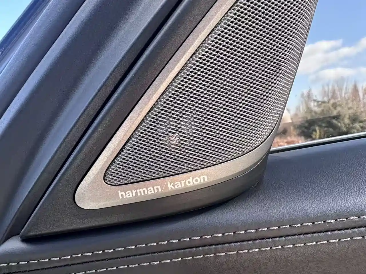 BMW 7 Series 2016 740Li Leading Edition фото 9