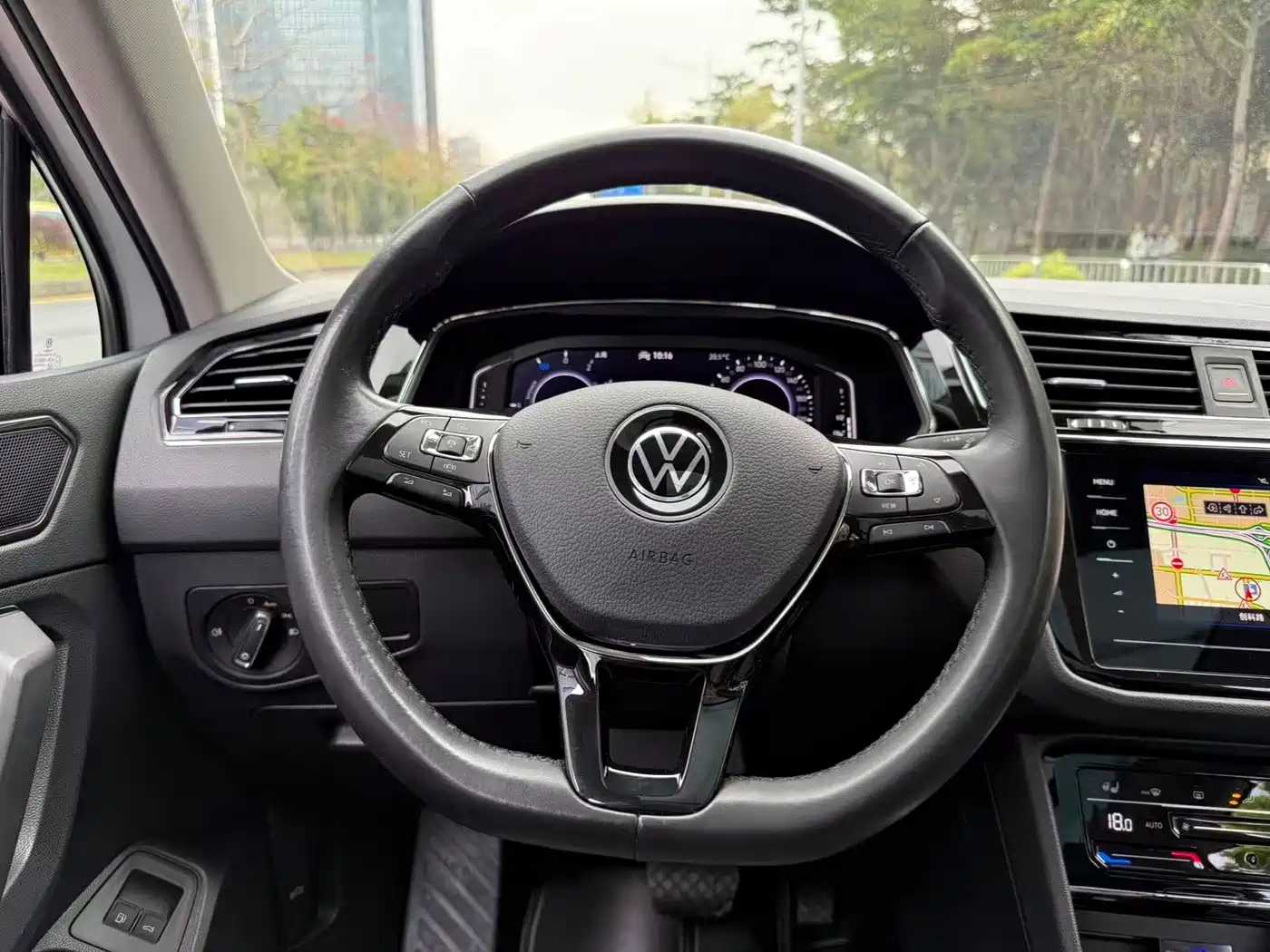 VOLKSWAGEN TIGUAN L NEW ENERGY