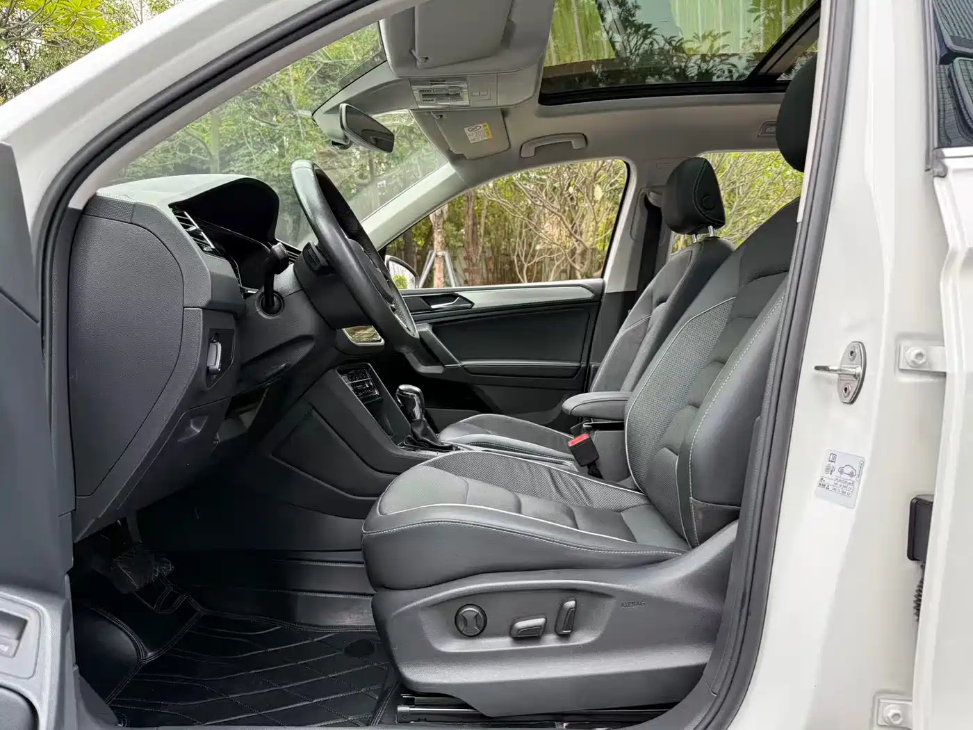 VOLKSWAGEN TIGUAN L NEW ENERGY