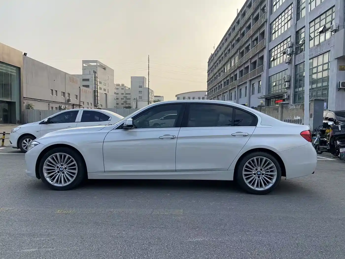 BMW 3 Series 2018 320Li Fashion Style фото 5