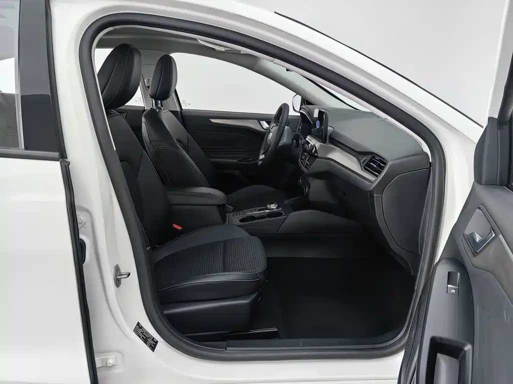 Фото 23 - Ford Focus