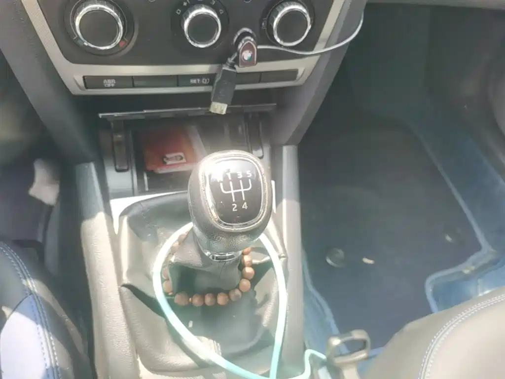Škoda Octavia 2014 1.6L Manual Excellence Edition фото 14