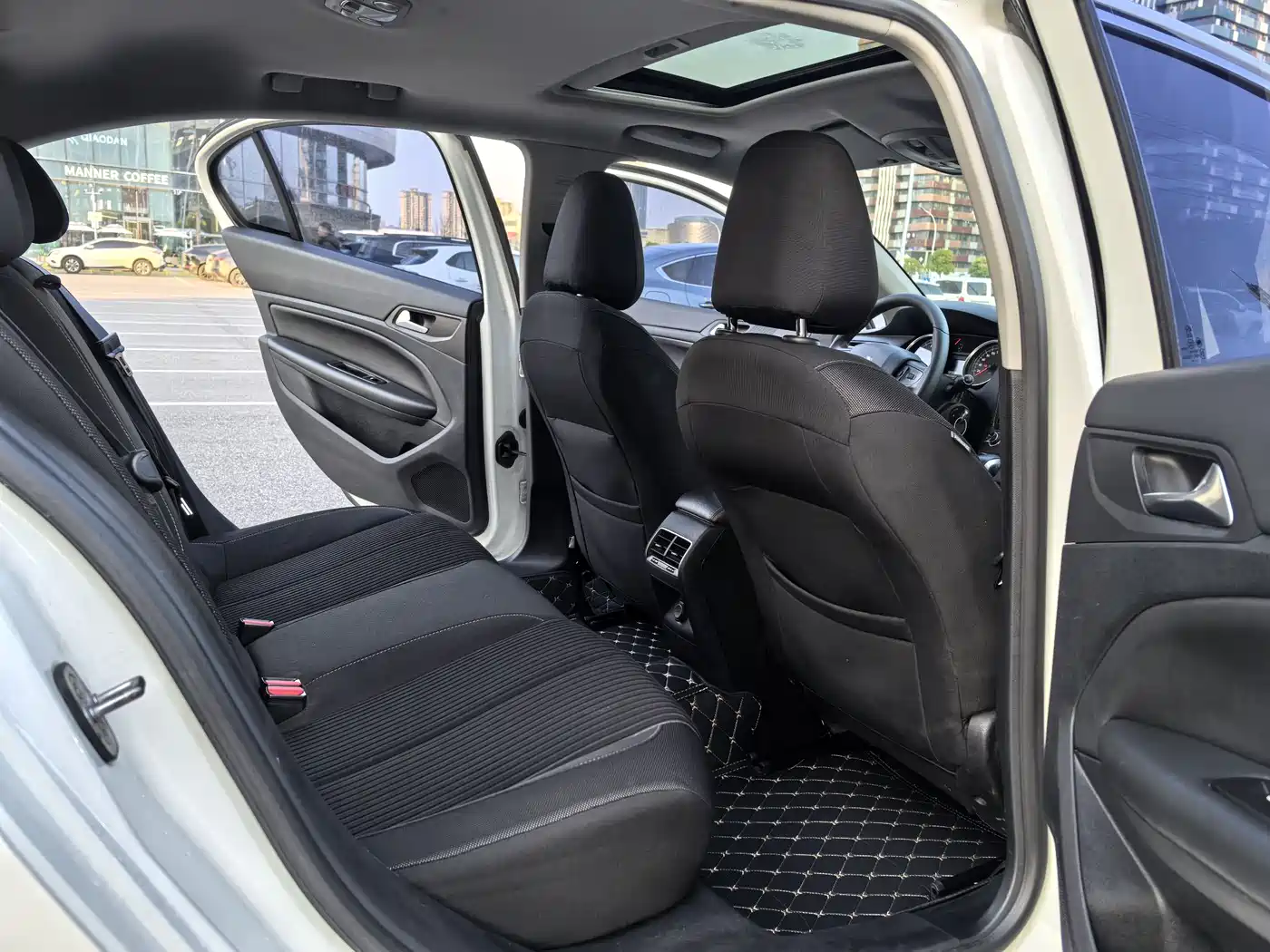 Peugeot 408 2014 1.8L Automatic Luxury Edition фото 9