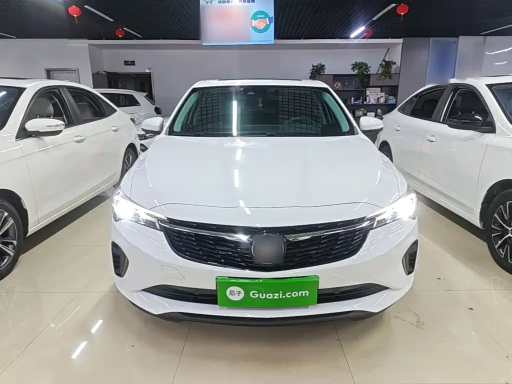 Photo 3 - Buick Verano
