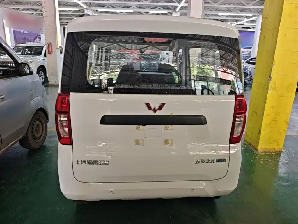 Фото 6 - Wuling Motors Wuling Zhiguang NEV