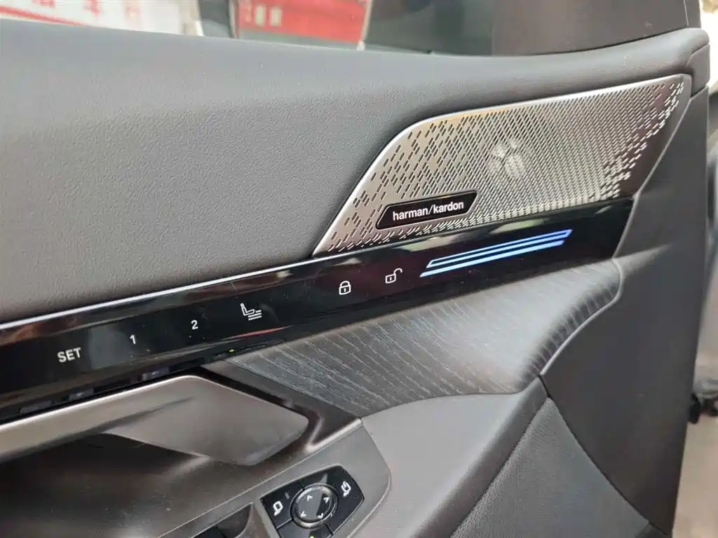 BMW 5 Series 2024 525Li Luxury Package фото 10