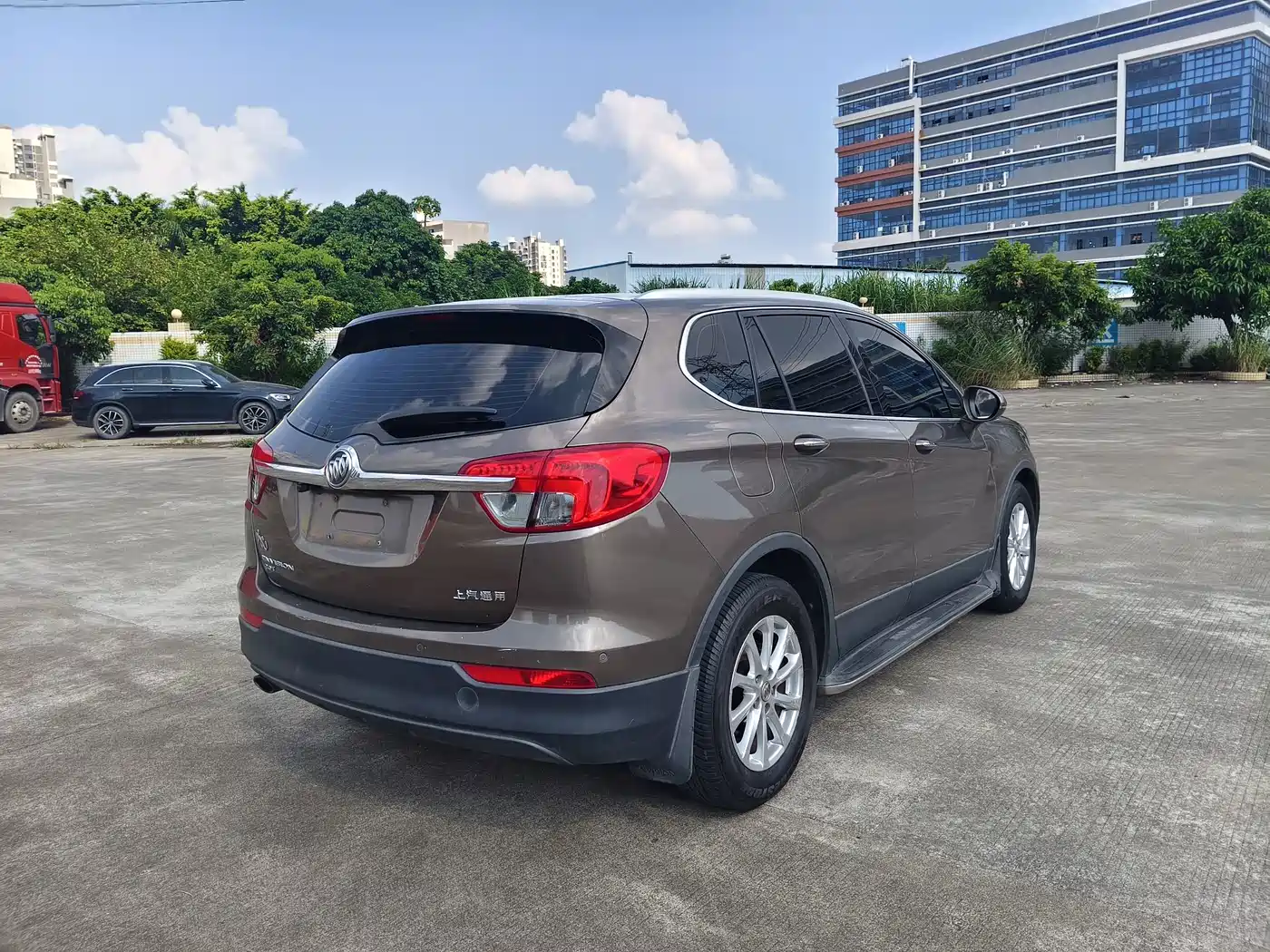 Photo 6 - Buick Envision Plus