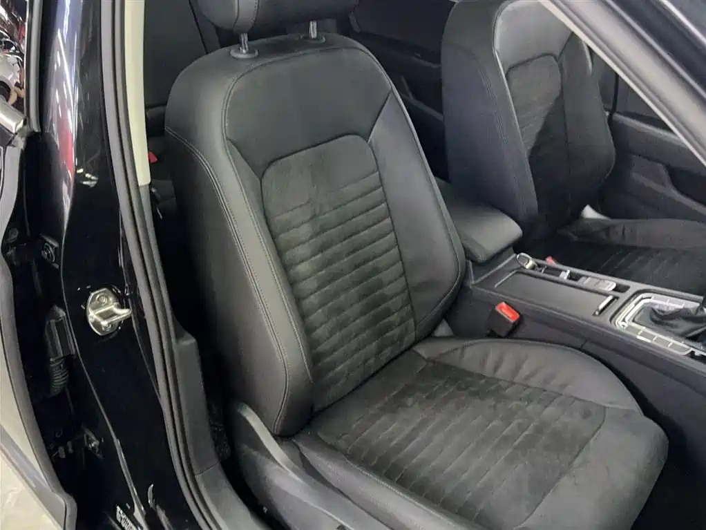 Volkswagen Magotan 2017 330TSI DSG Luxury фото 4
