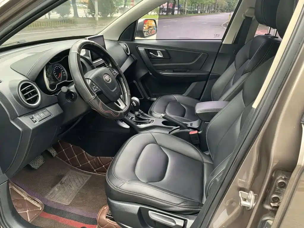 Besturn X40 2018 2018 Internet Celebrity Edition 1.6L Automatic Luxury