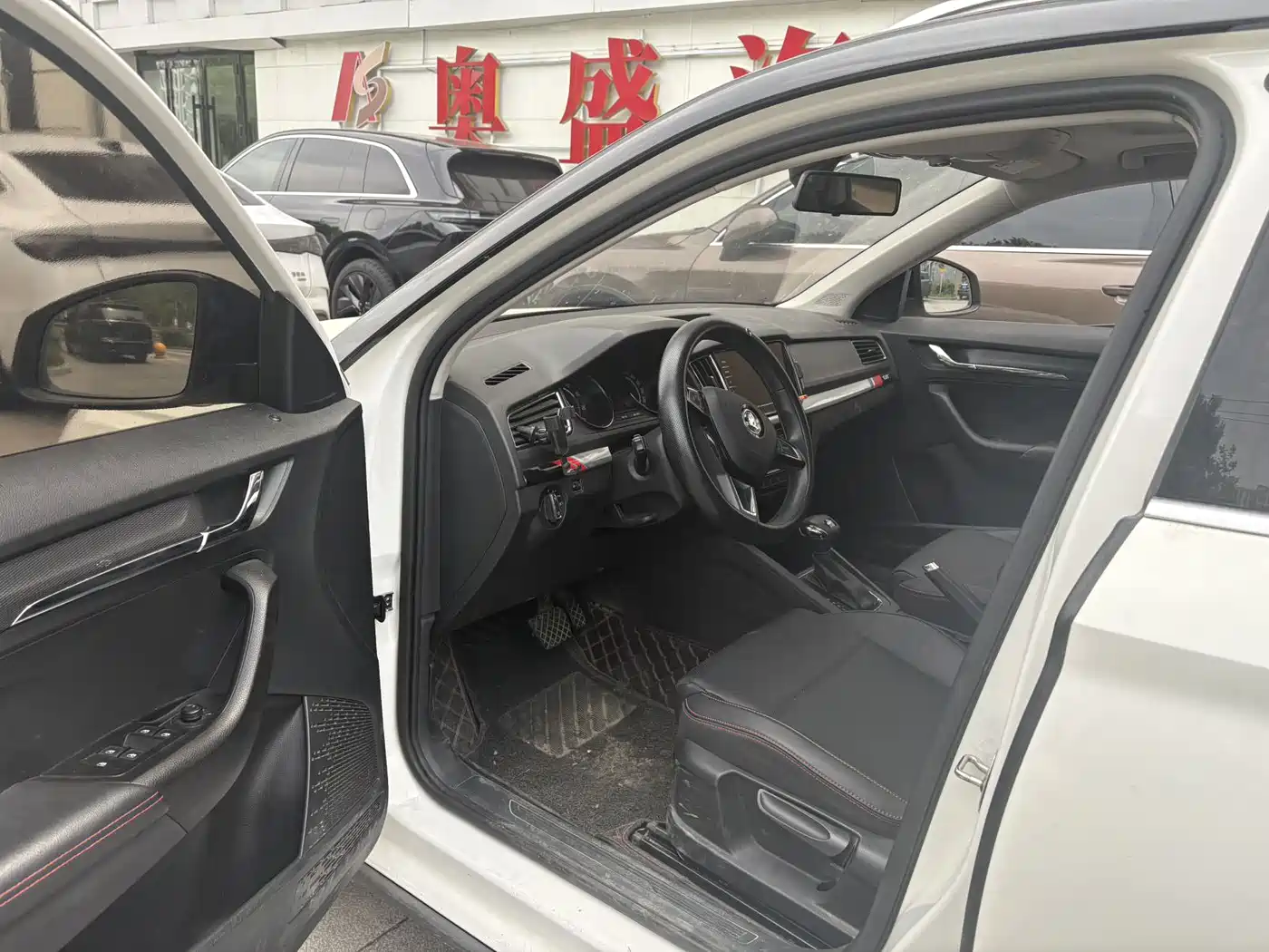 Škoda Kamiq 2021 GT TSI230 DSG Flagship Edition фото 3