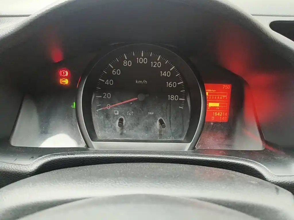 Nissan NV200 2012 2011 1.6L 232-seat Premium Elegance Model