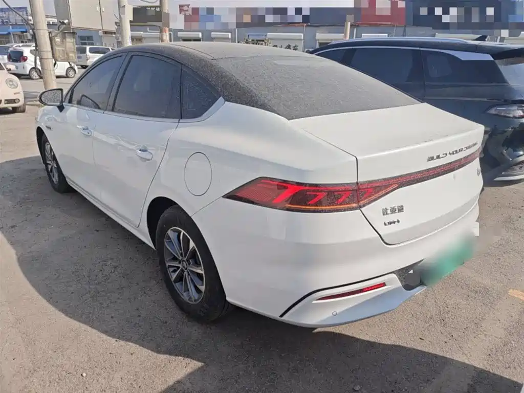 BYD Qin PLUS 2024 Glory Edition DM-i 55KM Leading фото 23