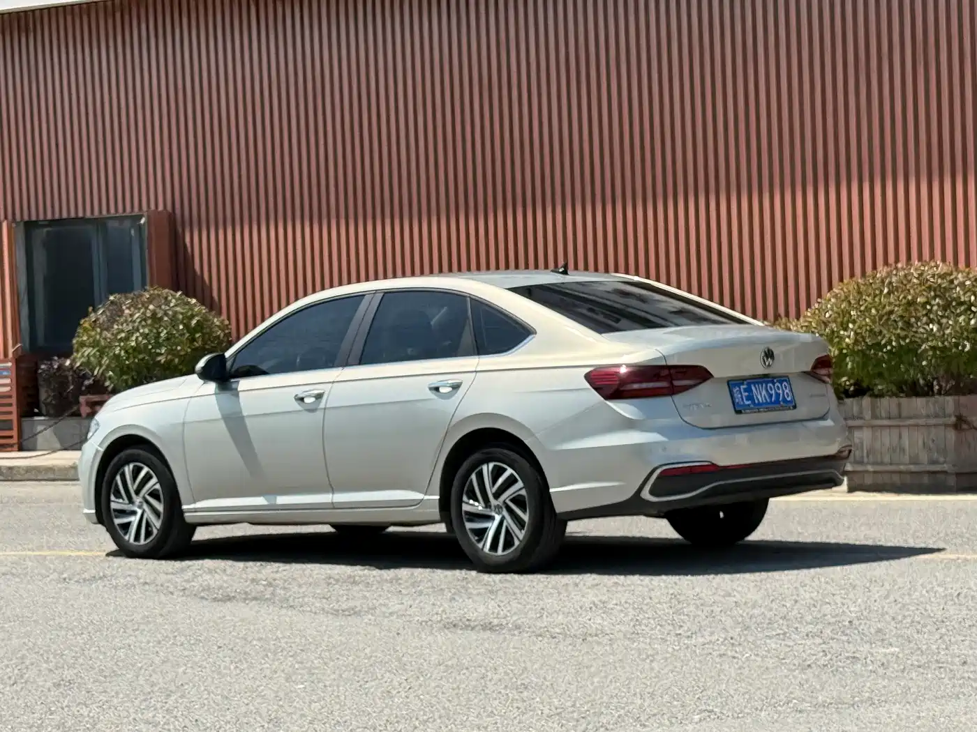 Volkswagen Lavida 2023 Facelift 1.5L Automatic 5 Million Edition фото 5