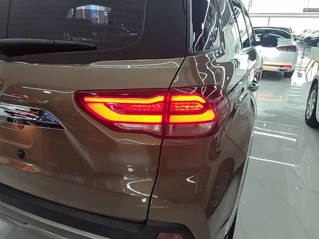 Hyundai Beijing Hyundai ix35 2018 2.0L Automatic 2WD Zhiyong·Enjoyment Edition фото 8
