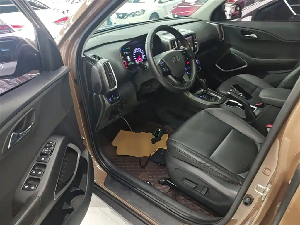 Hyundai Beijing Hyundai ix35 2018 2.0L Automatic 2WD Zhiyong·Enjoyment Edition фото 16