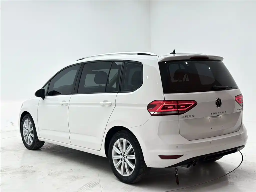 Volkswagen Touran 2021 Touran L 280TSI DSG Comfort Edition 7-seater фото 4