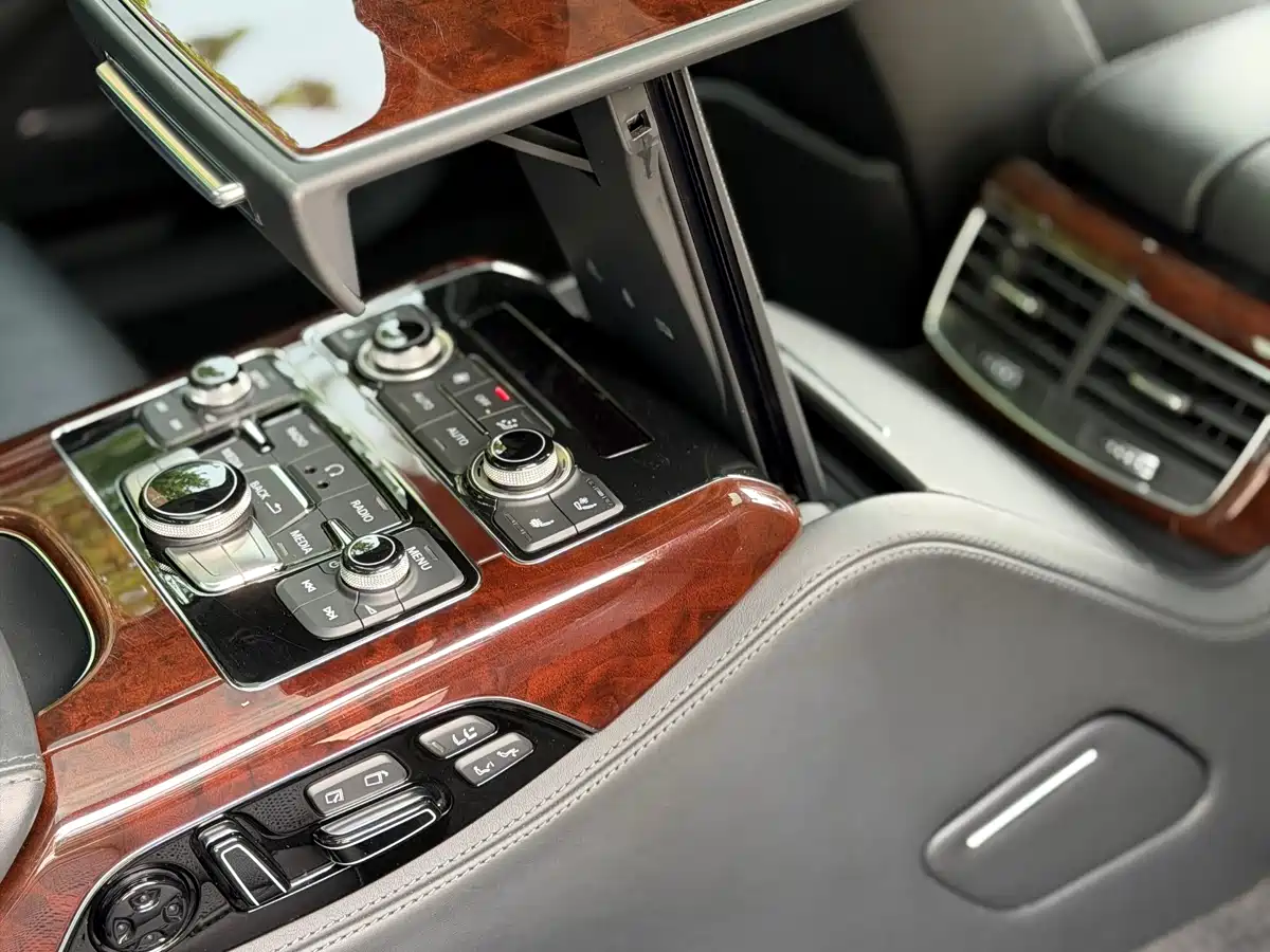 Audi A8 2013 A8L 50 TFSI quattro Exclusive фото 9