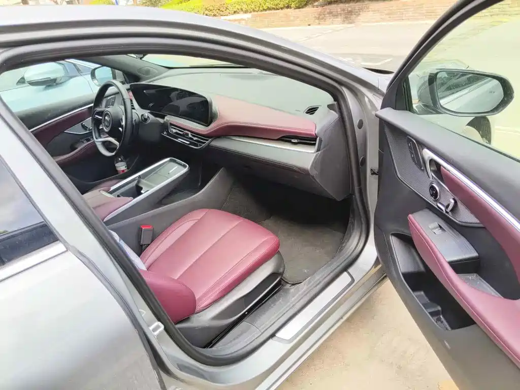 Buick LaCrosse 2025 2026 Model 28T Platinum Edition
