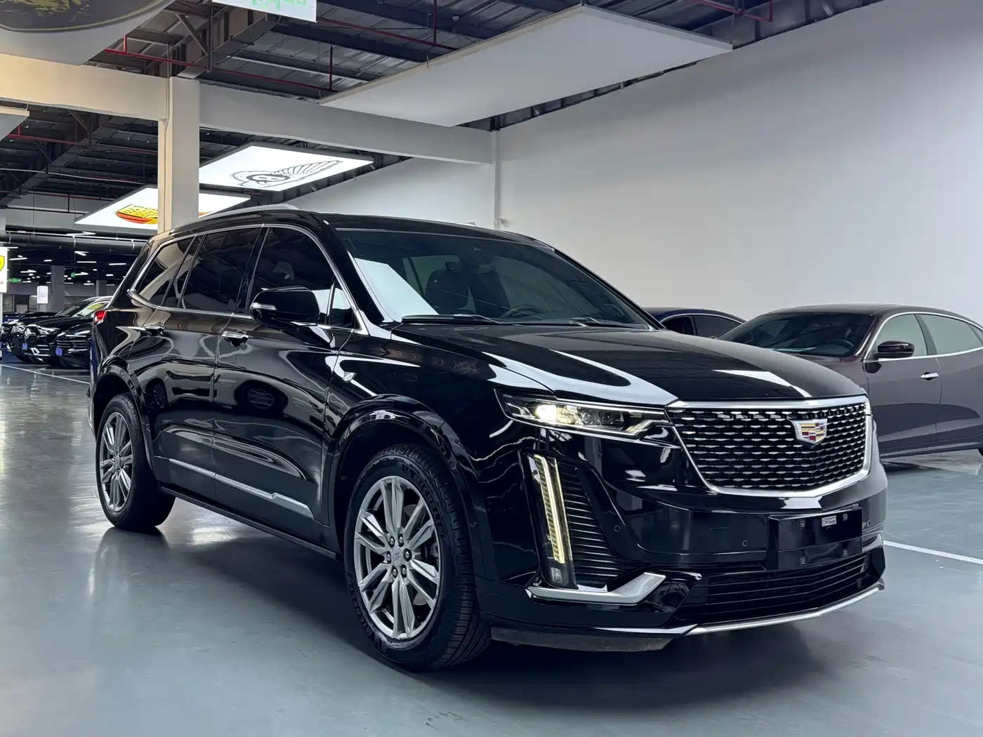 Cadillac XT6 2022 2.0T 6-Seater 4WD Luxury Edition фото 3
