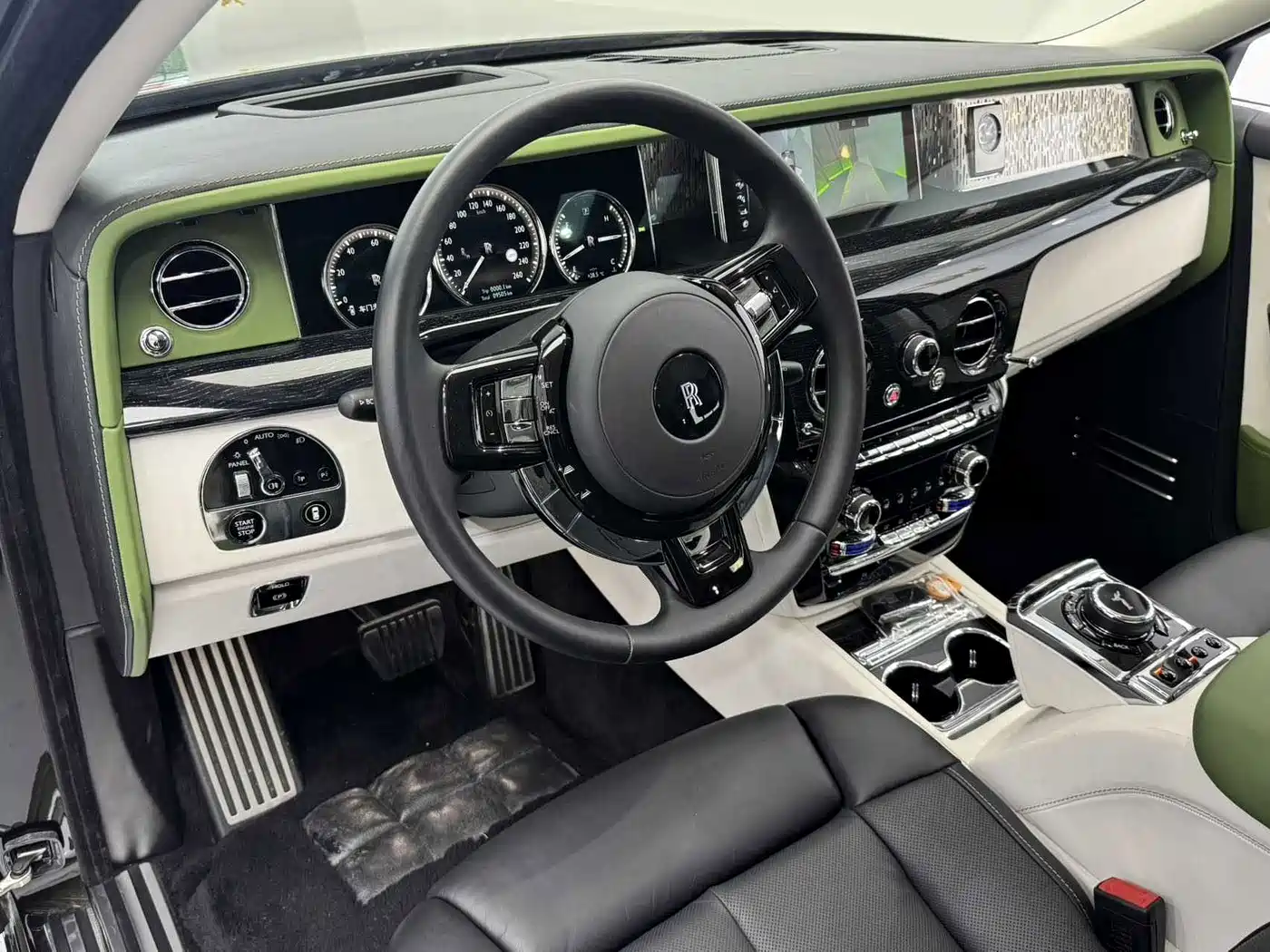 Rolls-Royce Phantom 2023 2018 6.7T Long Wheelbase Version