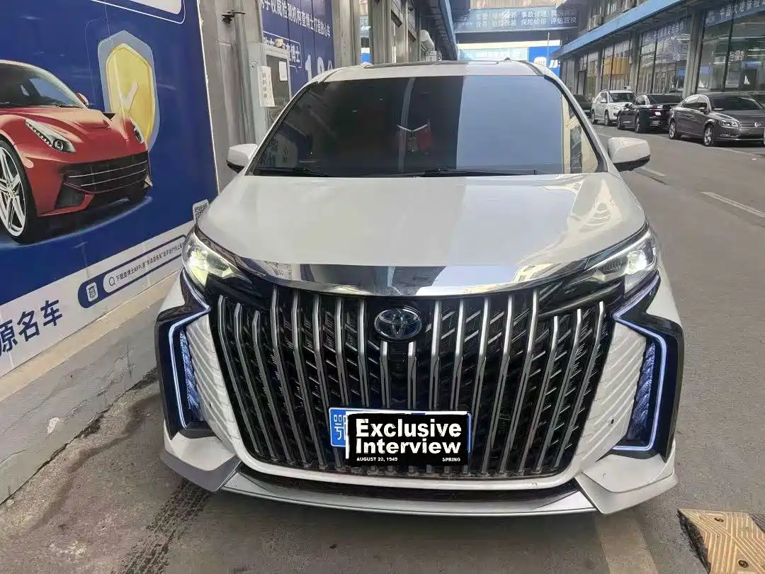Toyota Sienna 2023 2.5L Hybrid Comfort Edition фото 3
