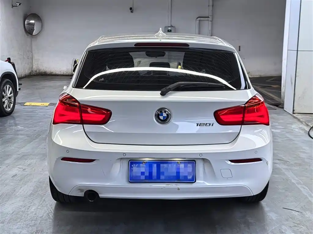 BMW 1 Series (Import) 2015 120i Leading фото 18