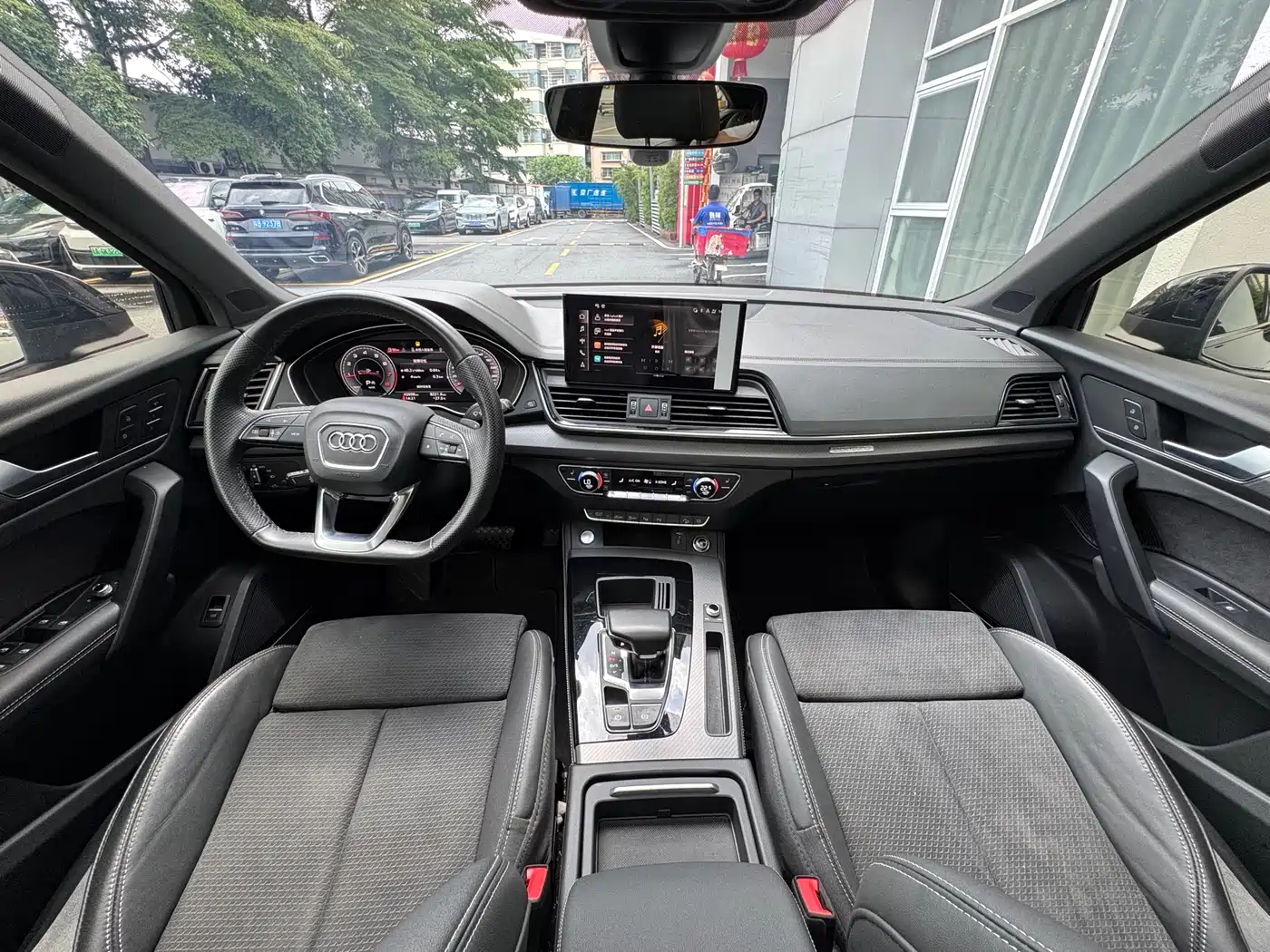 AUDI Q5L SPORTBACK