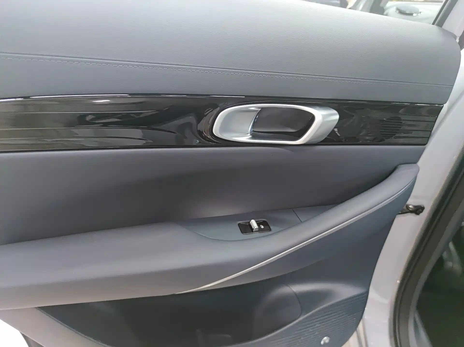 Photo 8 - Geely Galaxy Galaxy E5