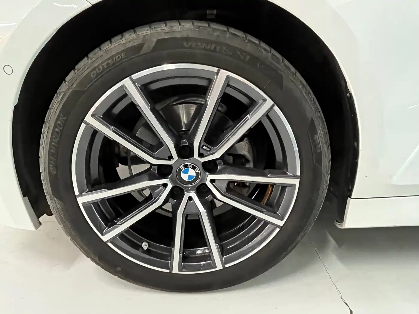 BMW 3 Series 2024 325Li M Sport Package фото 25
