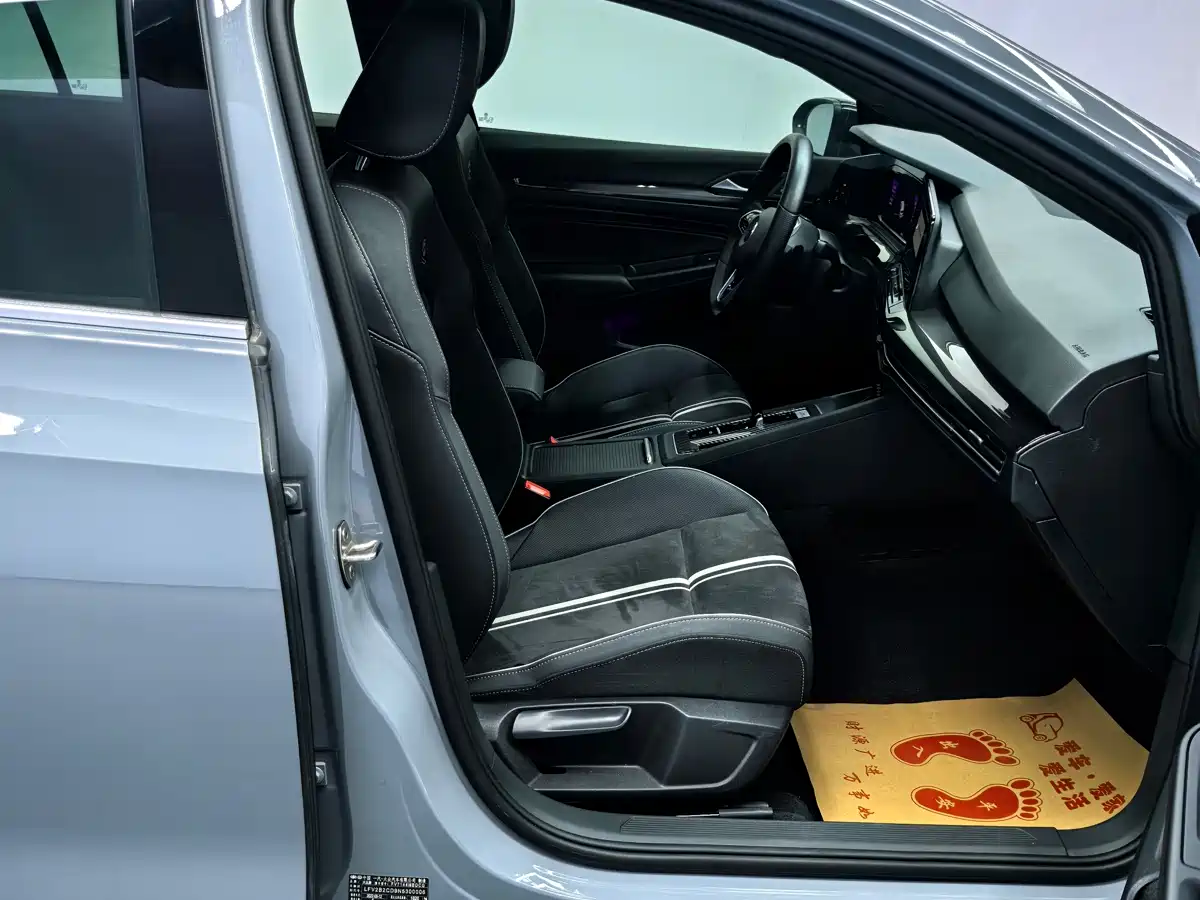Volkswagen Golf 2021 280TSI DSG R-Line фото 21