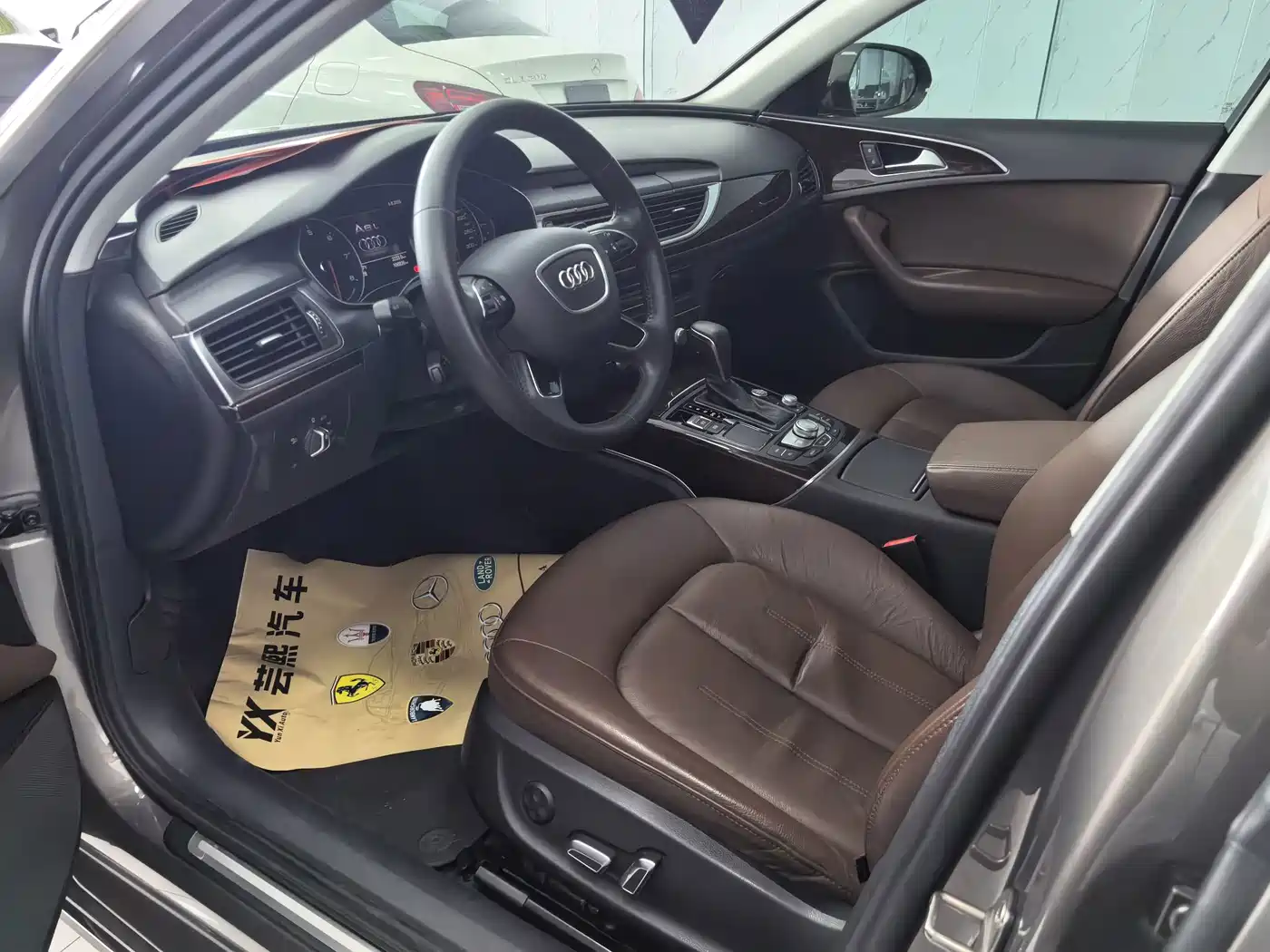 Фото 4 - Audi A6L