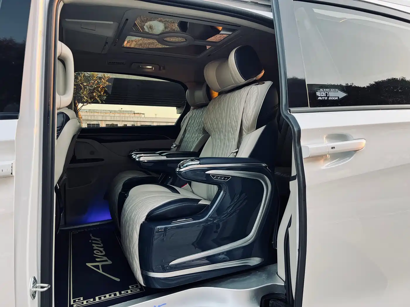 Buick GL8 2021 ES Landlord 653T Comfort фото 18