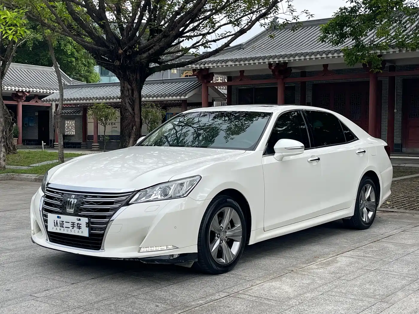 Toyota Crown 2015 2.0T Fashion